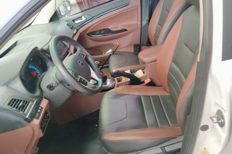 Used BYD Surui 2015 Revised Version 1.5L Manual Luxury Edition Left Front Seat