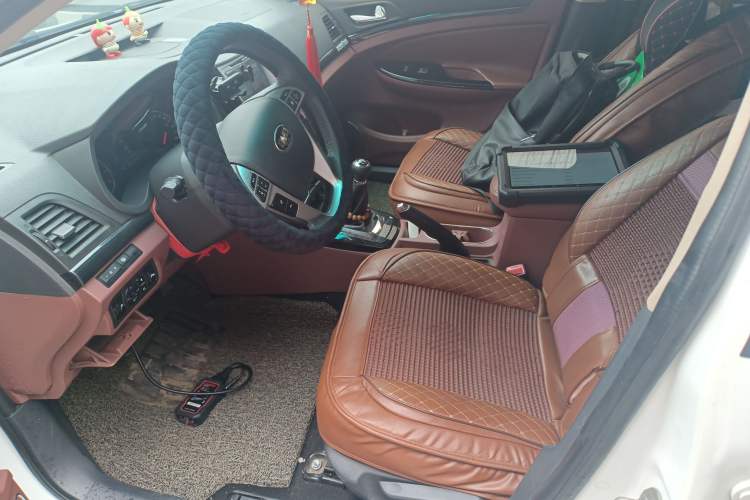 Used BYD Surui 2015 Revised Version 1.5L Manual Luxury Edition Left Front Seat