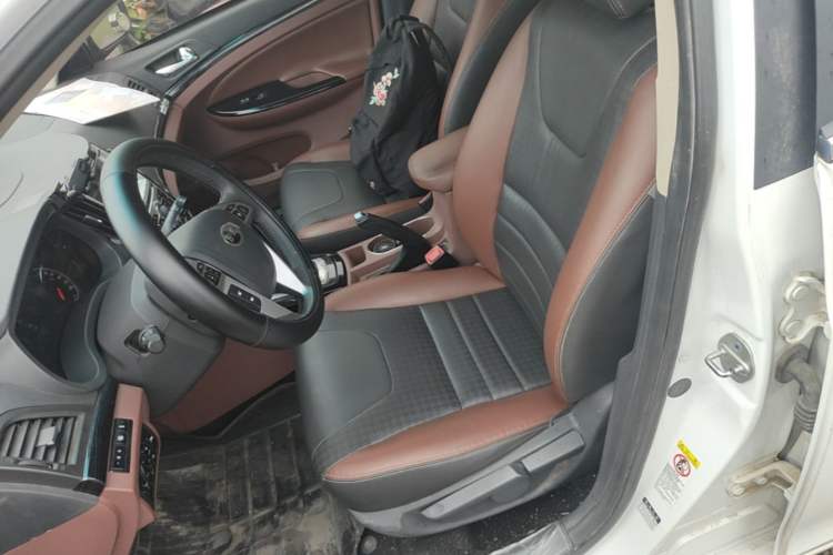 Used BYD Surui 2015 Revised Version 1.5L Manual Luxury Edition Left Front Seat