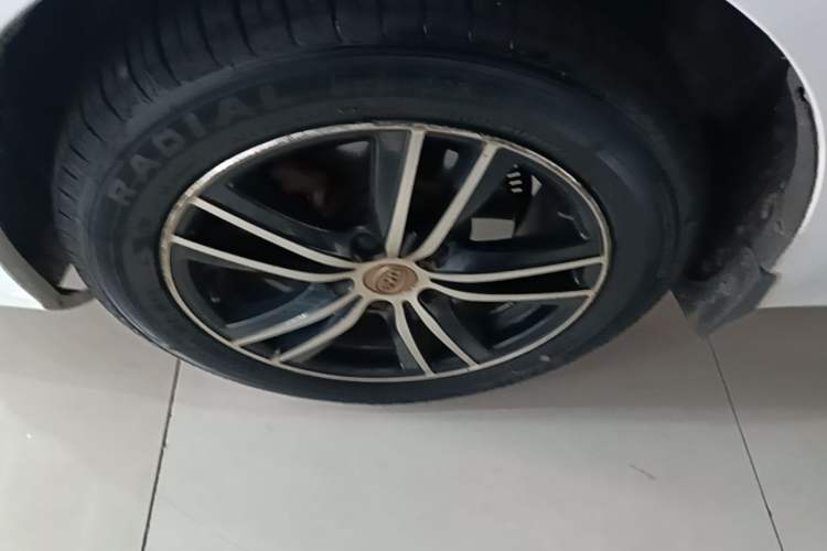 Used BYD Surui 2015 1.5L Automatic Luxury Model Left Front Wheel Hub
