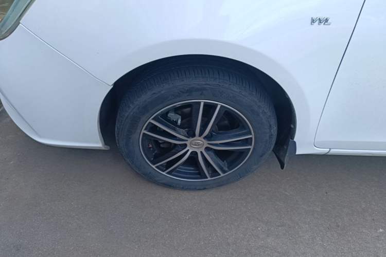 Used BYD Surui 2015 Revised Version 1.5L Manual Luxury Edition Left Front Wheel Hub
