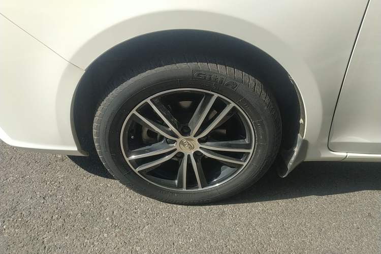 Used BYD Surui 2015 1.5L Automatic Luxury Model Left Front Wheel Hub