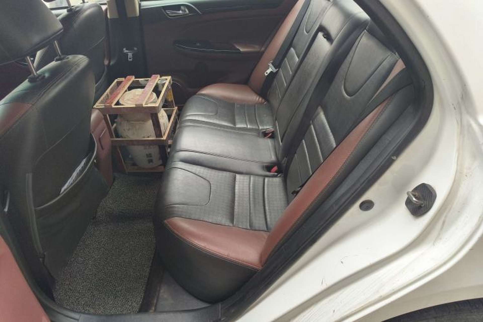 Used BYD Surui 2015 Revised Version 1.5L Automatic Luxury Edition Left Rear Seat