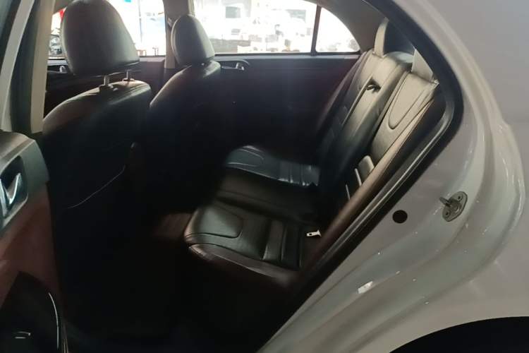 Used BYD Surui 2015 1.5L Automatic Luxury Model Left Rear Seat