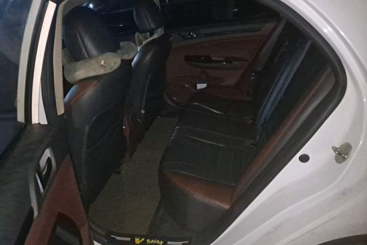 Used BYD Surui 2015 Revised 1.5L Manual Flagship Version Left Rear Seat