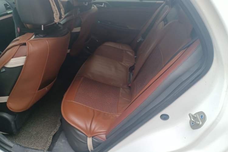 Used BYD Surui 2015 Revised Version 1.5L Manual Luxury Edition Left Rear Seat