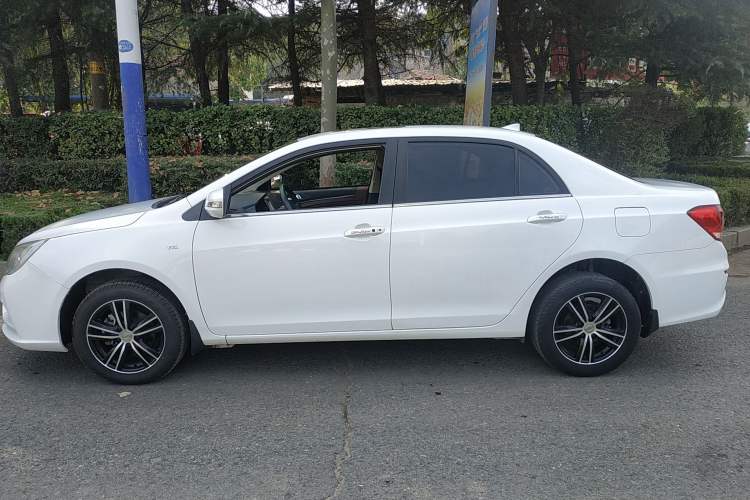 Used BYD Surui 2015 Revised Version 1.5L Manual Luxury Edition Left Side