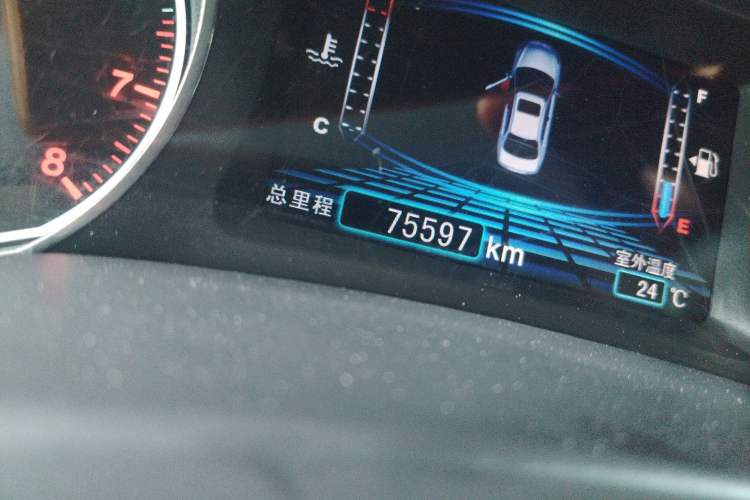 Used BYD Surui 2015 Revised Version 1.5L Manual Luxury Edition Odometer Close Up