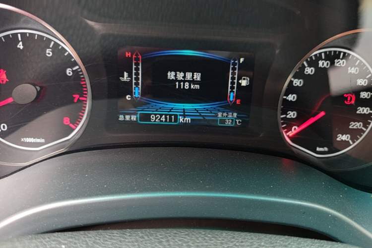 Used BYD Surui 2015 1.5L Manual Luxury Model Odometer Close Up