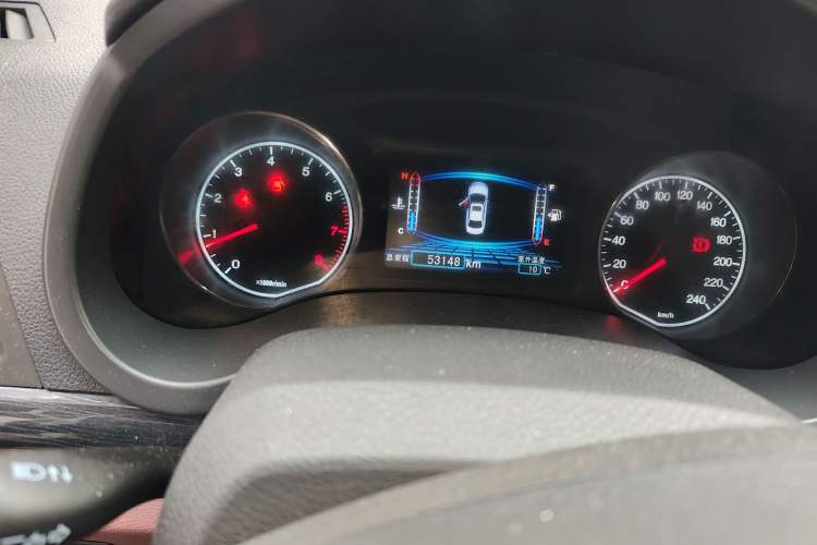 Used BYD Surui 2015 Revised Version 1.5L Manual Luxury Edition Odometer Close Up