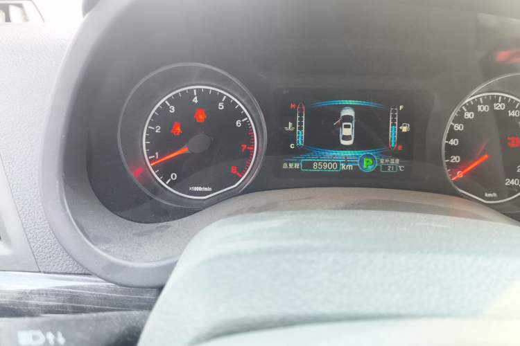 Used BYD Surui 2015 1.5L Automatic Luxury Model Odometer Close Up