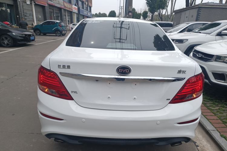 Used BYD Surui 2015 Revised Version 1.5L Manual Luxury Edition Rear