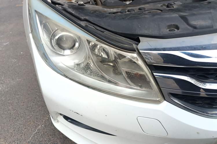 Used BYD Surui 2015 1.5L Manual Comfort Model Right Front Headlight