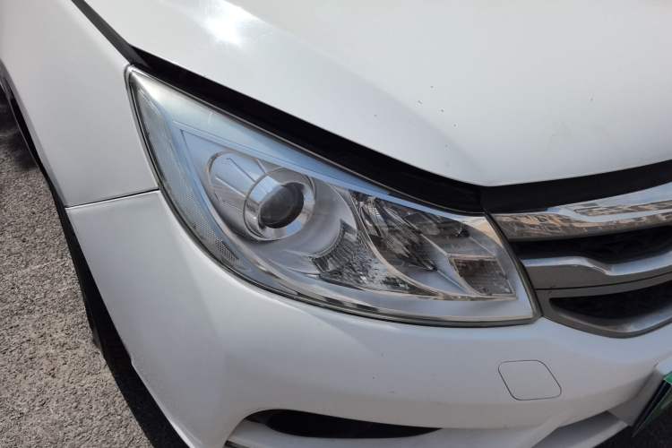 Used BYD Surui 2015 1.5L Manual Luxury Model Right Front Headlight