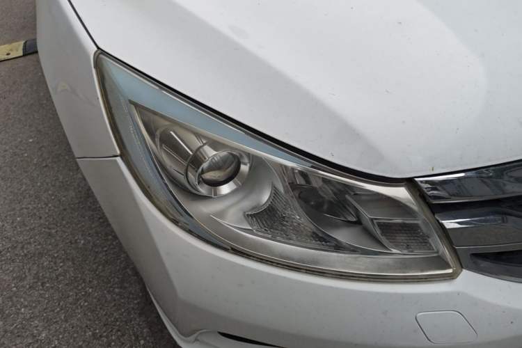 Used BYD Surui 2015 1.5L Manual Luxury Model Right Front Headlight