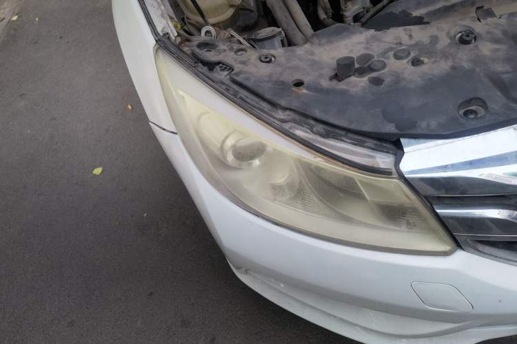 Used BYD Surui 2015 1.5L Manual Luxury Model Right Front Headlight