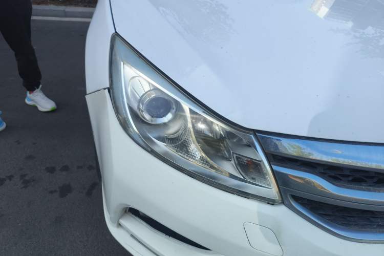 Used BYD Surui 2015 1.5L Automatic Luxury Model Right Front Headlight