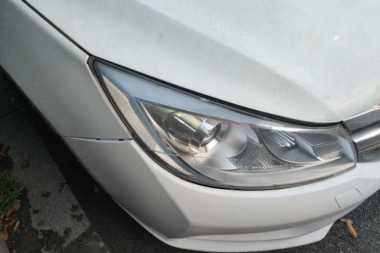 Used BYD Surui 2015 1.5L Automatic Luxury Model Right Front Headlight