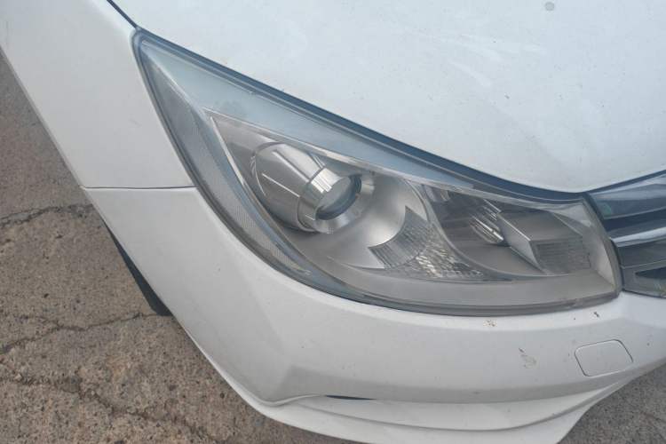 Used BYD Surui 2015 1.5L Manual Luxury Model Right Front Headlight