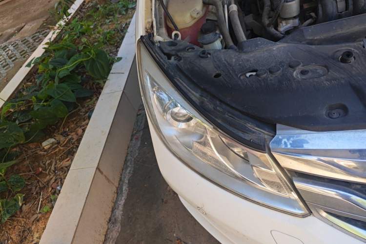 Used BYD Surui 2015 1.5L Manual Comfort Model Right Front Headlight