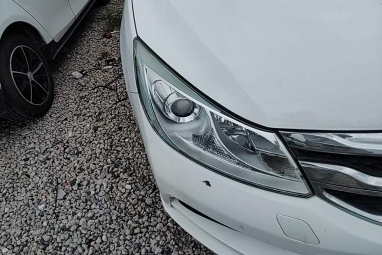Used BYD Surui 2015 1.5L Manual Luxury Model Right Front Headlight