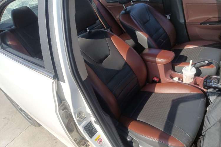 Used BYD Surui 2015 Revised Version 1.5L Manual Luxury Edition Right Front Seat