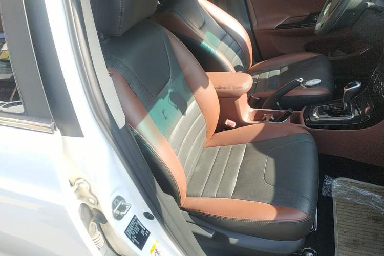 Used BYD Surui 2015 1.5L Automatic Luxury Model Right Front Seat