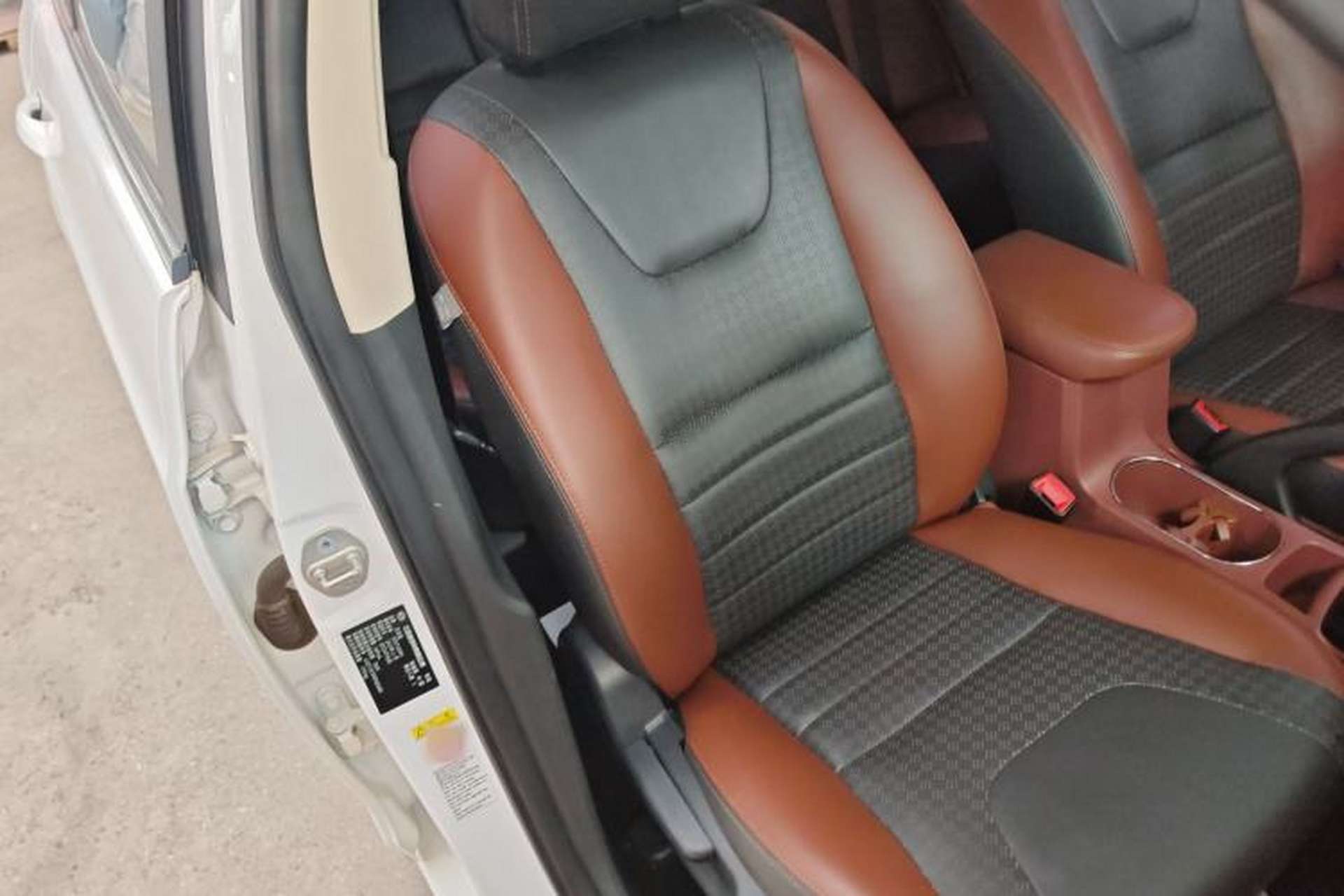 Used BYD Surui 2015 1.5L Manual Luxury Model Right Front Seat