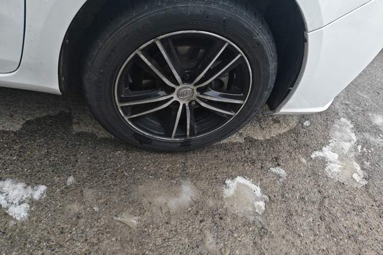 Used BYD Surui 2015 1.5L Manual Luxury Model Right Front Wheel Hub