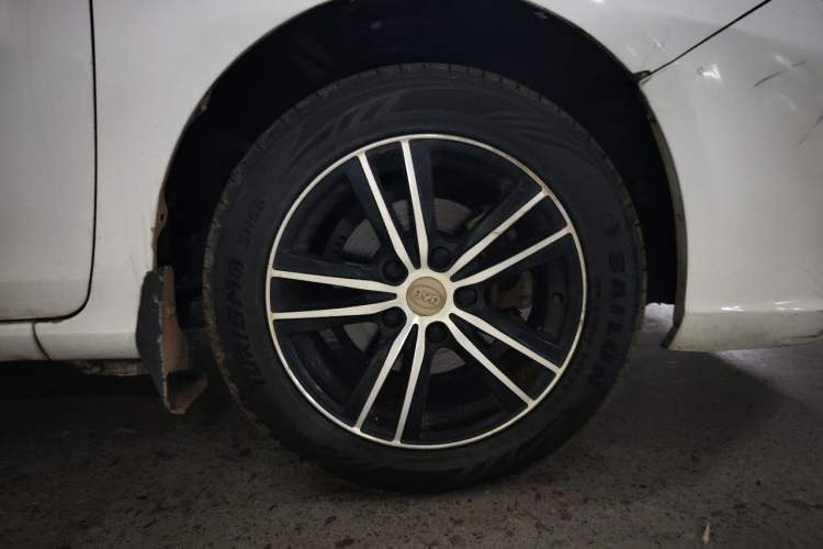 Used BYD Surui 2015 1.5L Manual Luxury Model Right Front Wheel Hub