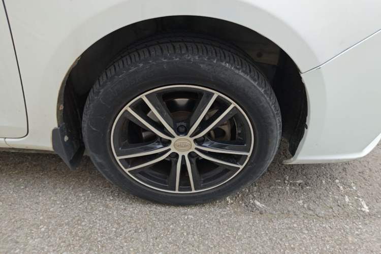 Used BYD Surui 2015 1.5L Manual Luxury Model Right Front Wheel Hub