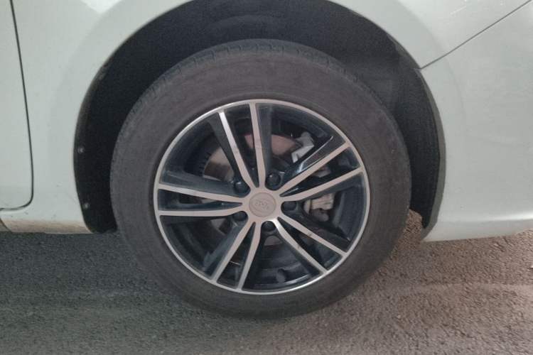 Used BYD Surui 2015 1.5L Manual Luxury Model Right Front Wheel Hub