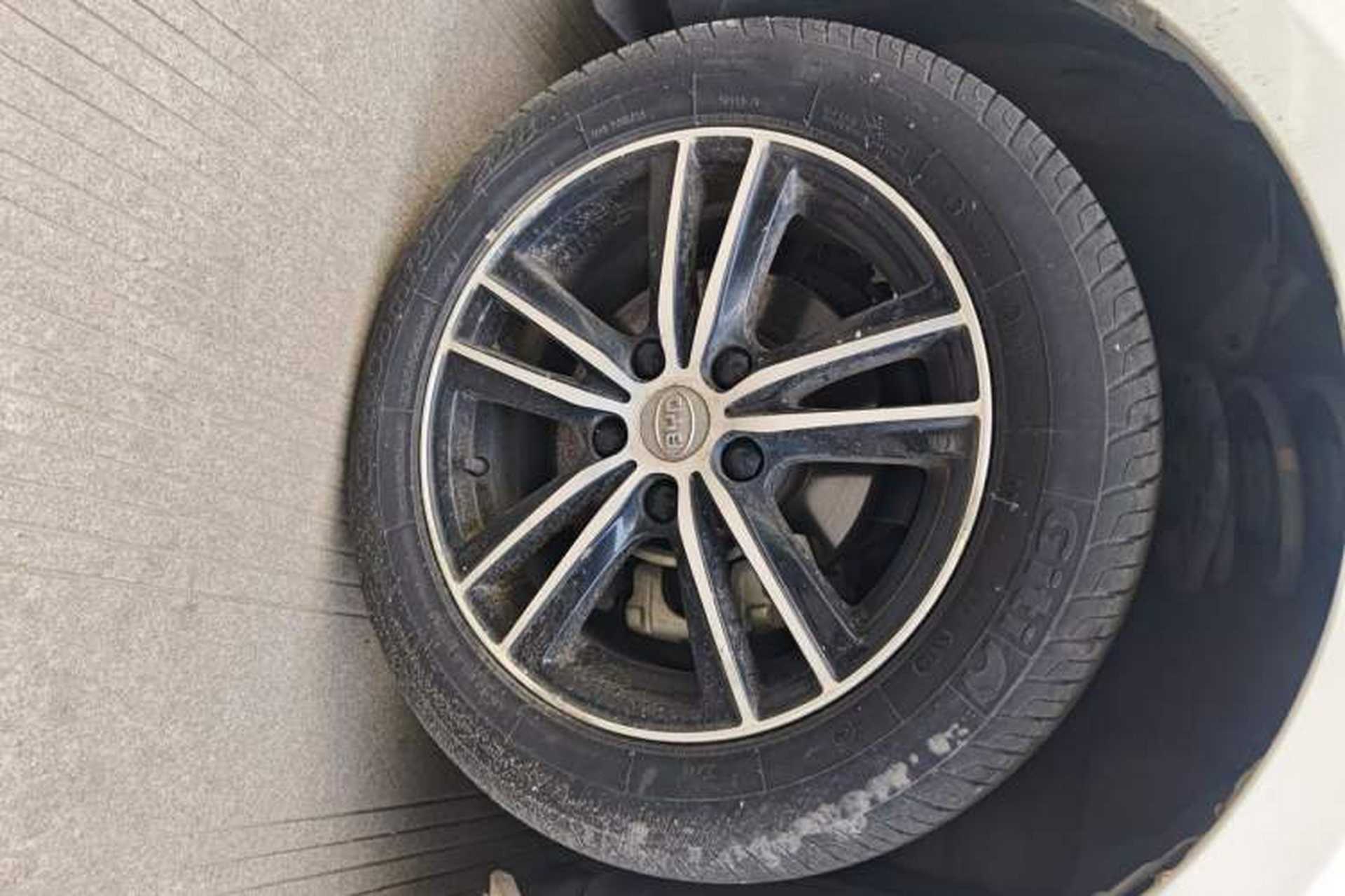Used BYD Surui 2015 Revised Version 1.5L Manual Luxury Edition Right Front Wheel Hub