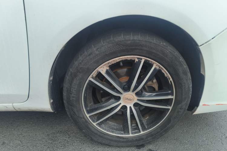 Used BYD Surui 2015 1.5L Automatic Luxury Model Right Front Wheel Hub