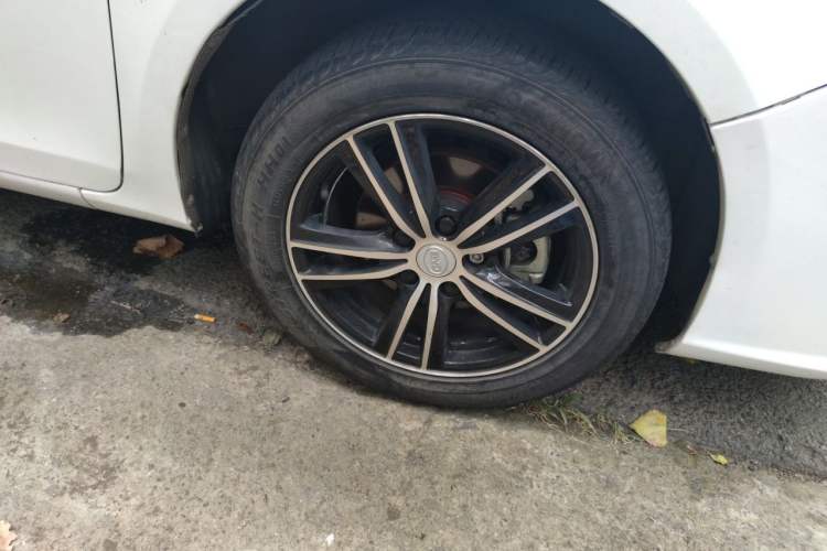 Used BYD Surui 2015 1.5L Manual Luxury Model Right Front Wheel Hub