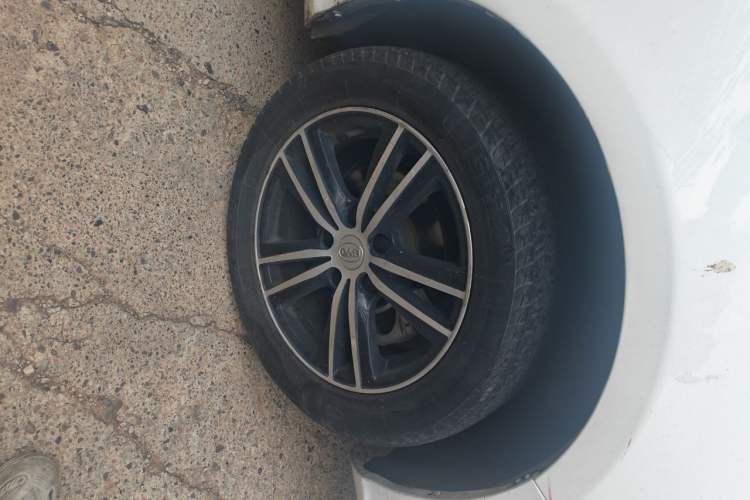 Used BYD Surui 2015 1.5L Manual Luxury Model Right Front Wheel Hub