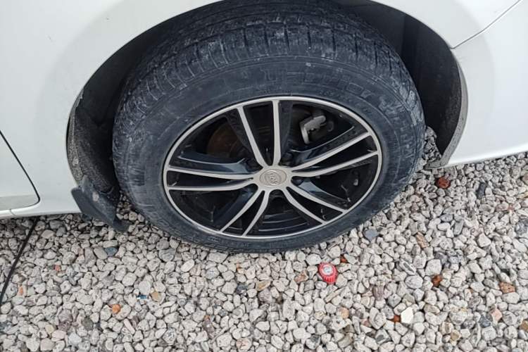 Used BYD Surui 2015 1.5L Manual Luxury Model Right Front Wheel Hub