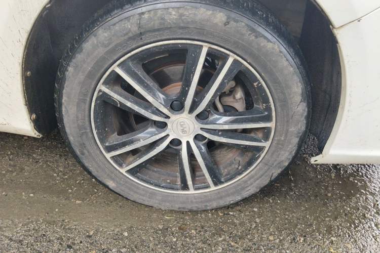 Used BYD Surui 2015 1.5L Manual Luxury Model Right Front Wheel Hub