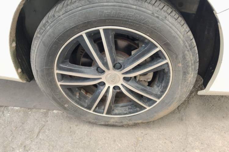 Used BYD Surui 2015 Revised Version 1.5L Manual Luxury Edition Right Front Wheel Hub