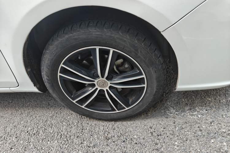 Used BYD Surui 2015 1.5L Manual Luxury Model Right Front Wheel Hub