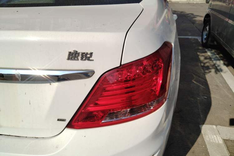 Used BYD Surui 2015 Revised Version 1.5L Manual Luxury Edition Right Rear Taillight
