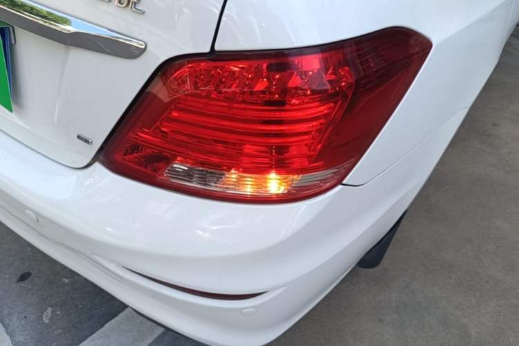 Used BYD Surui 2015 Revised Version 1.5L Manual Luxury Edition Right Rear Taillight