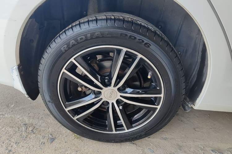 Used BYD Surui 2015 Revised Version 1.5L Manual Luxury Edition Right Rear Wheel Hub