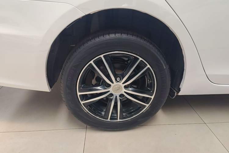 Used BYD Surui 2015 1.5L Manual Luxury Model Right Rear Wheel Hub