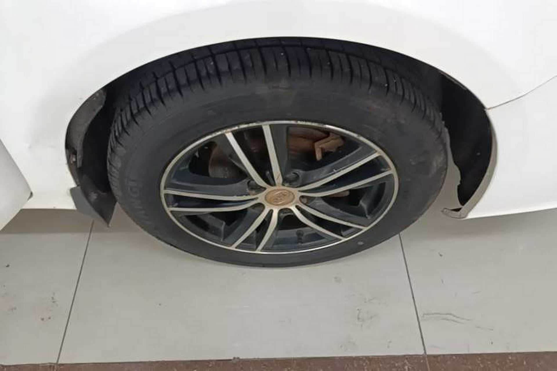 Used BYD Surui 2015 1.5L Automatic Luxury Model Right Rear Wheel Hub