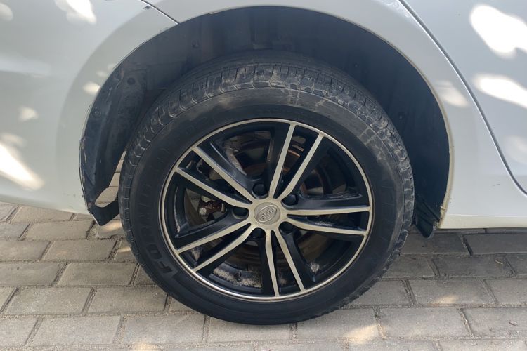 Used BYD Surui 2015 Revised Version 1.5L Manual Luxury Edition Right Rear Wheel Hub