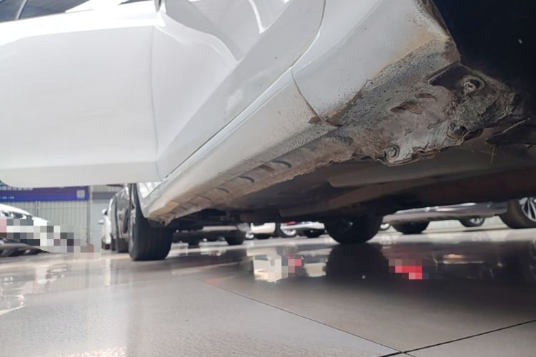 Used BYD Surui 2015 1.5L Manual Luxury Model Right Side Sill