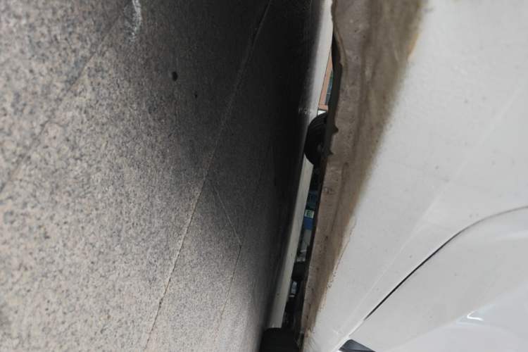 Used BYD Surui 2015 1.5L Automatic Luxury Model Right Side Sill