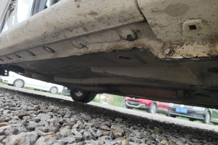 Used BYD Surui 2015 Revised Version 1.5L Manual Luxury Edition Right Side Sill