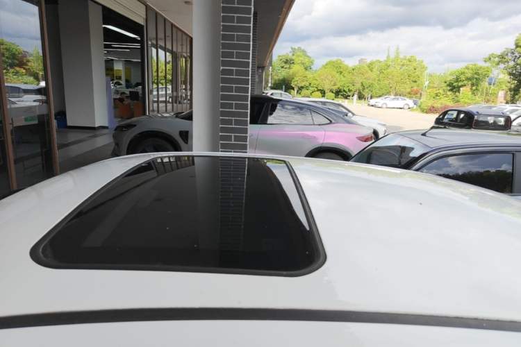 Used BYD Surui 2015 1.5L Automatic Luxury Model Roof